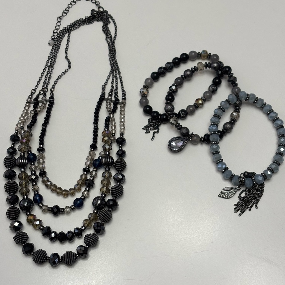 AVON 2017 - Elegant Multi-Layered Navy and Silver Necklace Set